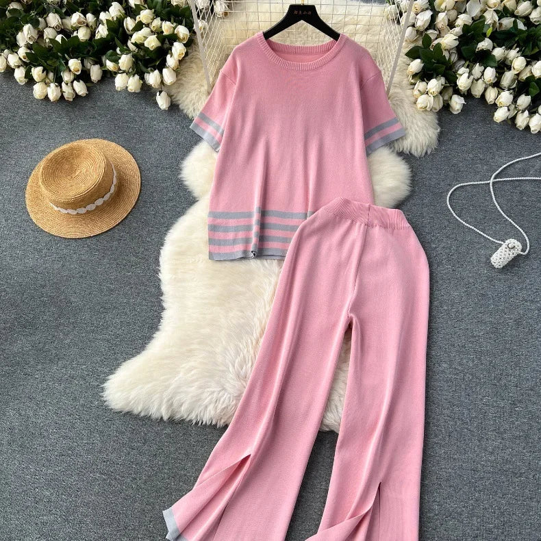 Stili alla moda Idle Sensibility Top in maglia a righe con blocchi di colore, vestibilità ampia, snellente, spacchi laterali, set da 2 pezzi