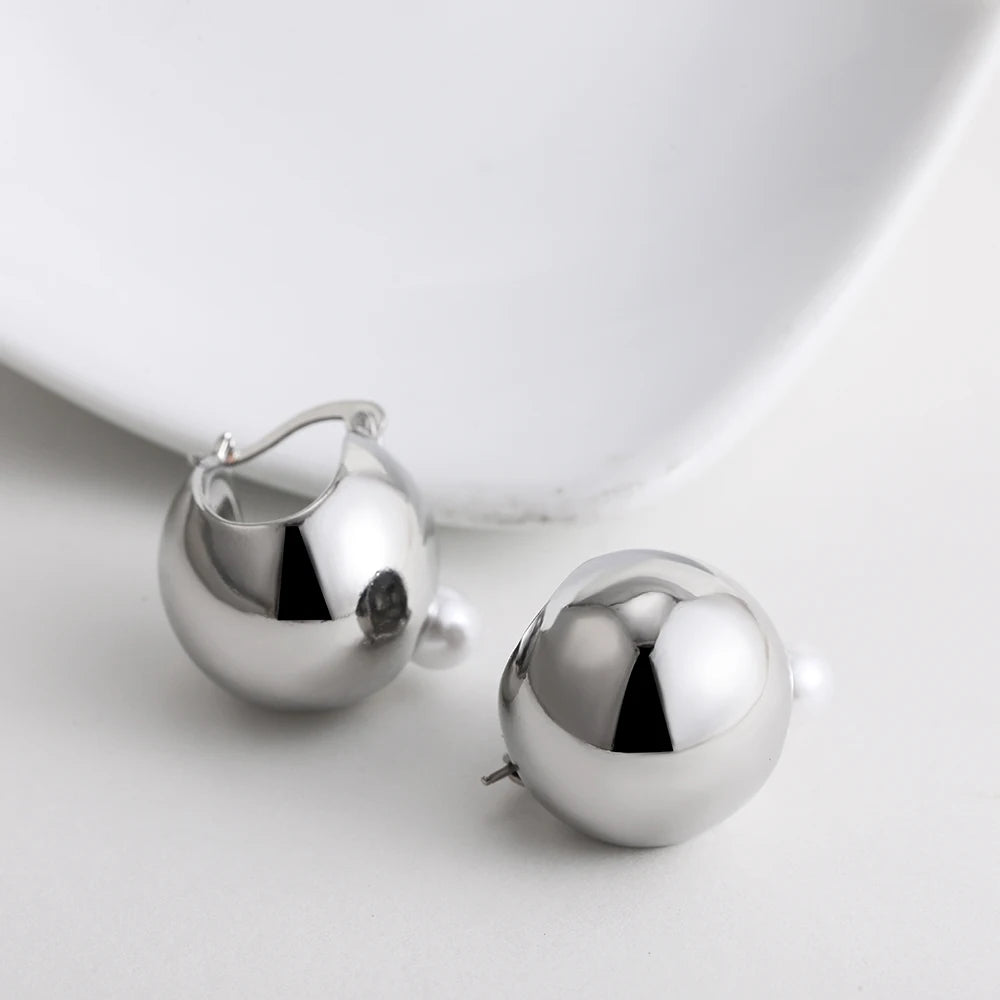 Fashion Hollow Ball Shape Round Chunky Hoop Earrings for Women Imitation Pearl Beads Small Ear Buckle Simple Jewelry Gift