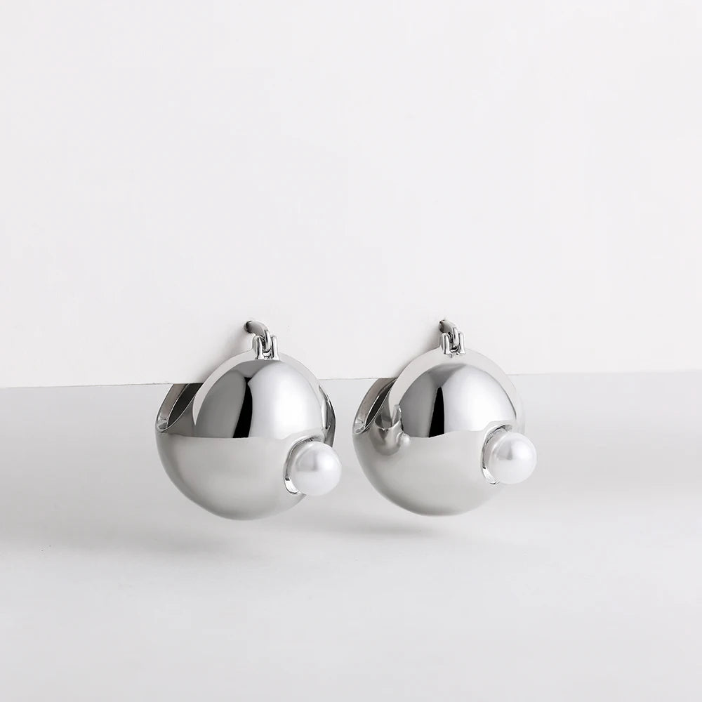 Fashion Hollow Ball Shape Round Chunky Hoop Earrings for Women Imitation Pearl Beads Small Ear Buckle Simple Jewelry Gift