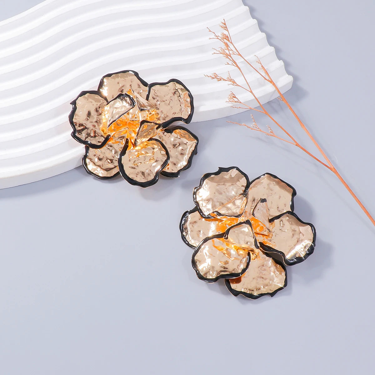 Flower Earrings for Women Vintage Golden Big Drop Earrings Trend Jewelry