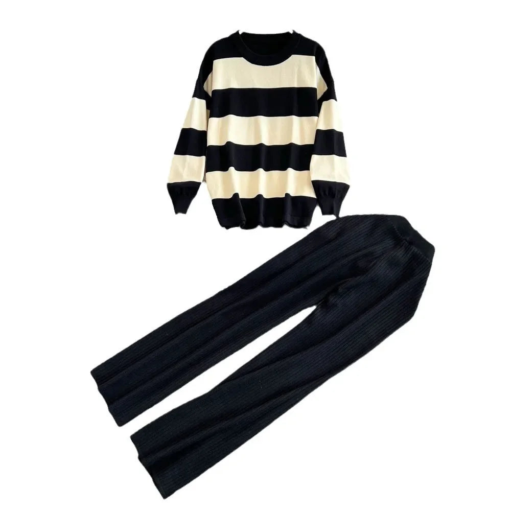 2024 Hiver Nouveau Style Idle Tricot Rayé Col Rond Haut Polyvalent Bas Cloche Pull Ensemble 2 Pièces À La Mode