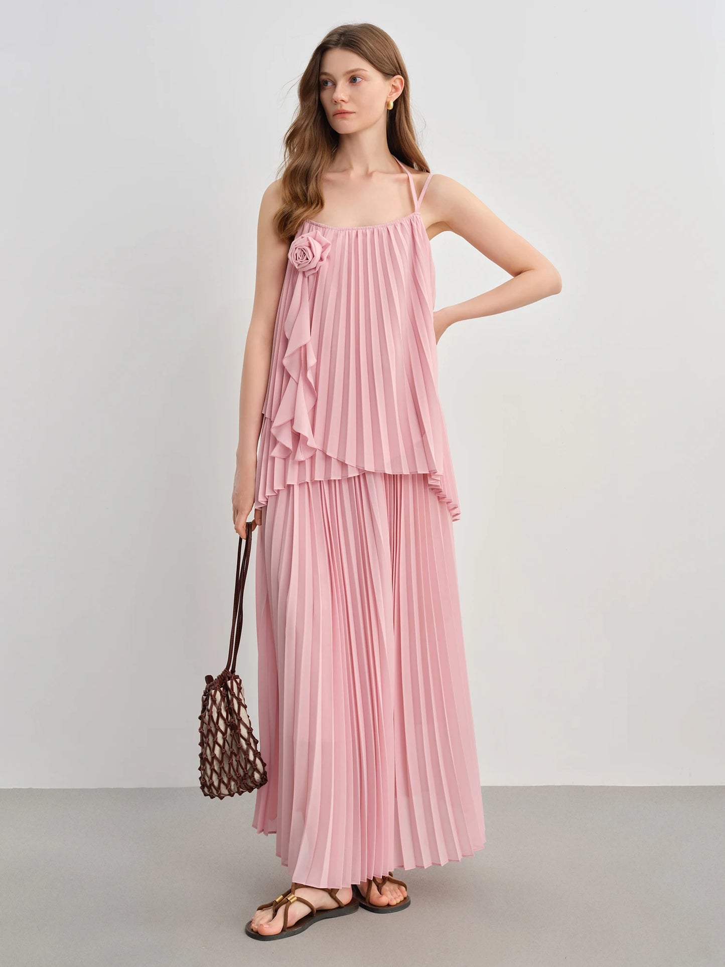Plus Size Fashion Suit for Women New Three-dimensional Flower Strappy Blouse High Waist Pleated Long Skirt