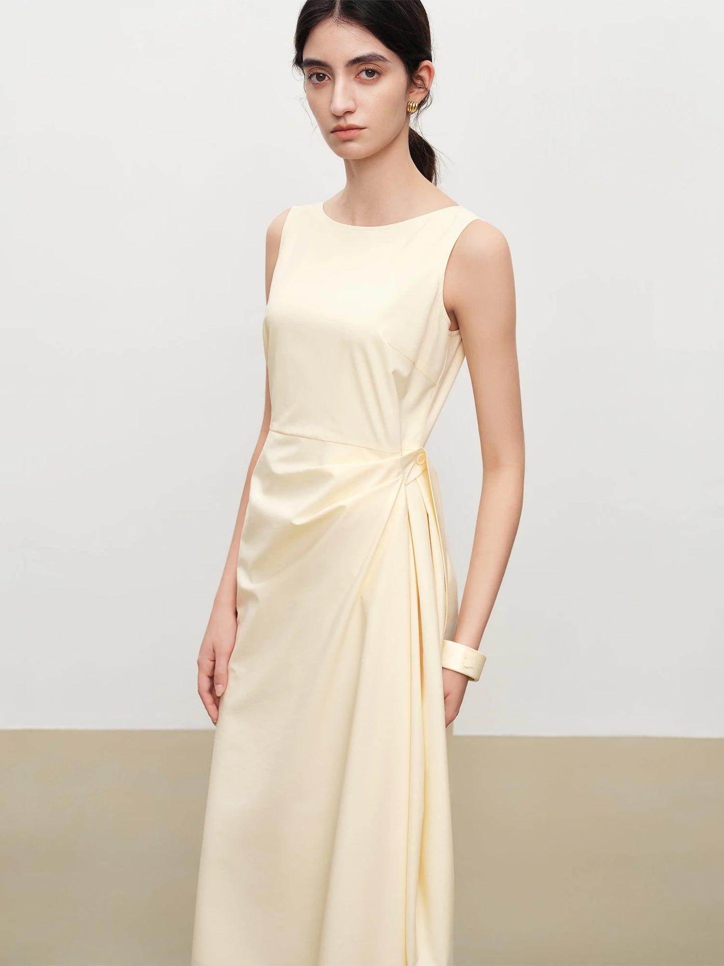 Simple A-line Dress for Women New Summer 2026 Draped Sleeveless Mid-calf Dress Pleated Waist-defined
