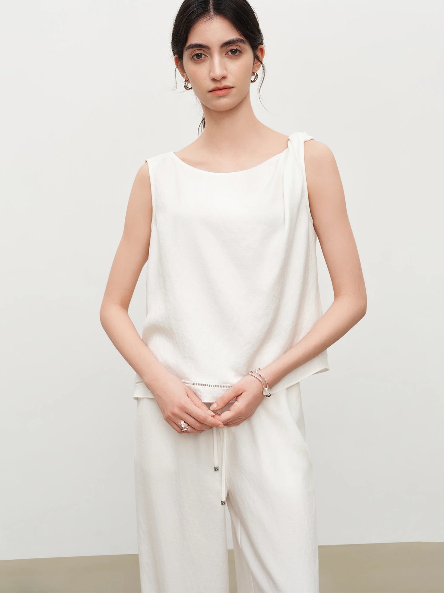 Relaxed Old Money Style White Shirt and Casual Style Pants Set for Women 2026 Summer New Arrival Resort Casual Outfit