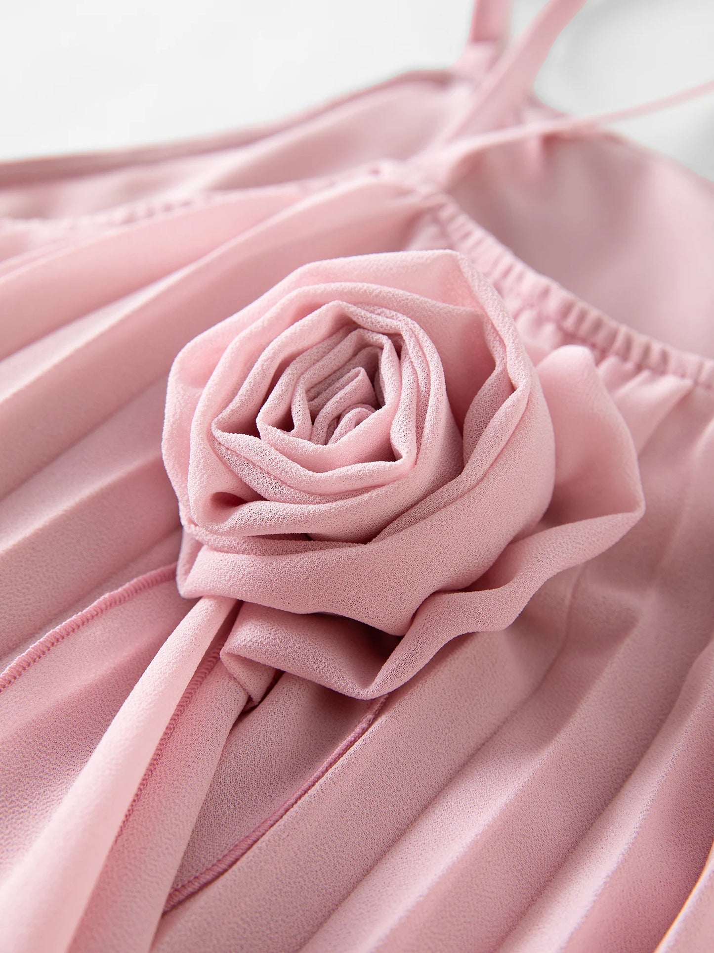 Plus Size Fashion Suit for Women New Three-dimensional Flower Strappy Blouse High Waist Pleated Long Skirt
