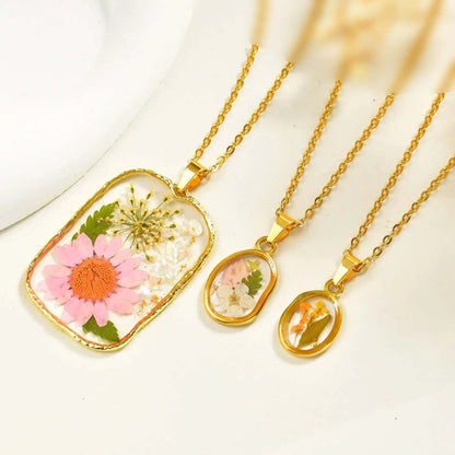 Flowers Pendant Necklace for Women,Resin Geometric Dry Flower Necklaces,Stainless Steel Charms Jewelry Gift