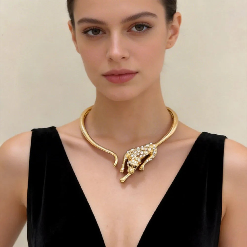 Exaggerated Rhinestone Leopard With Metal Alloy Chunky Choker Necklace For Women
