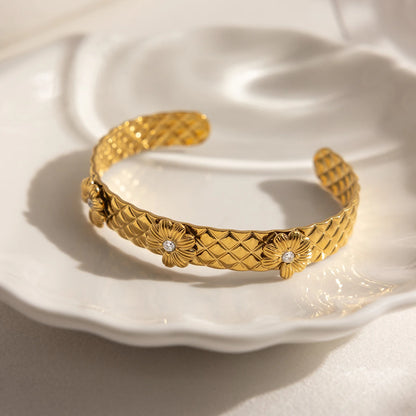 Exquisite Fashion Daisy Flower Bracelet Bangle For Women 18K Gold Plated Stainless