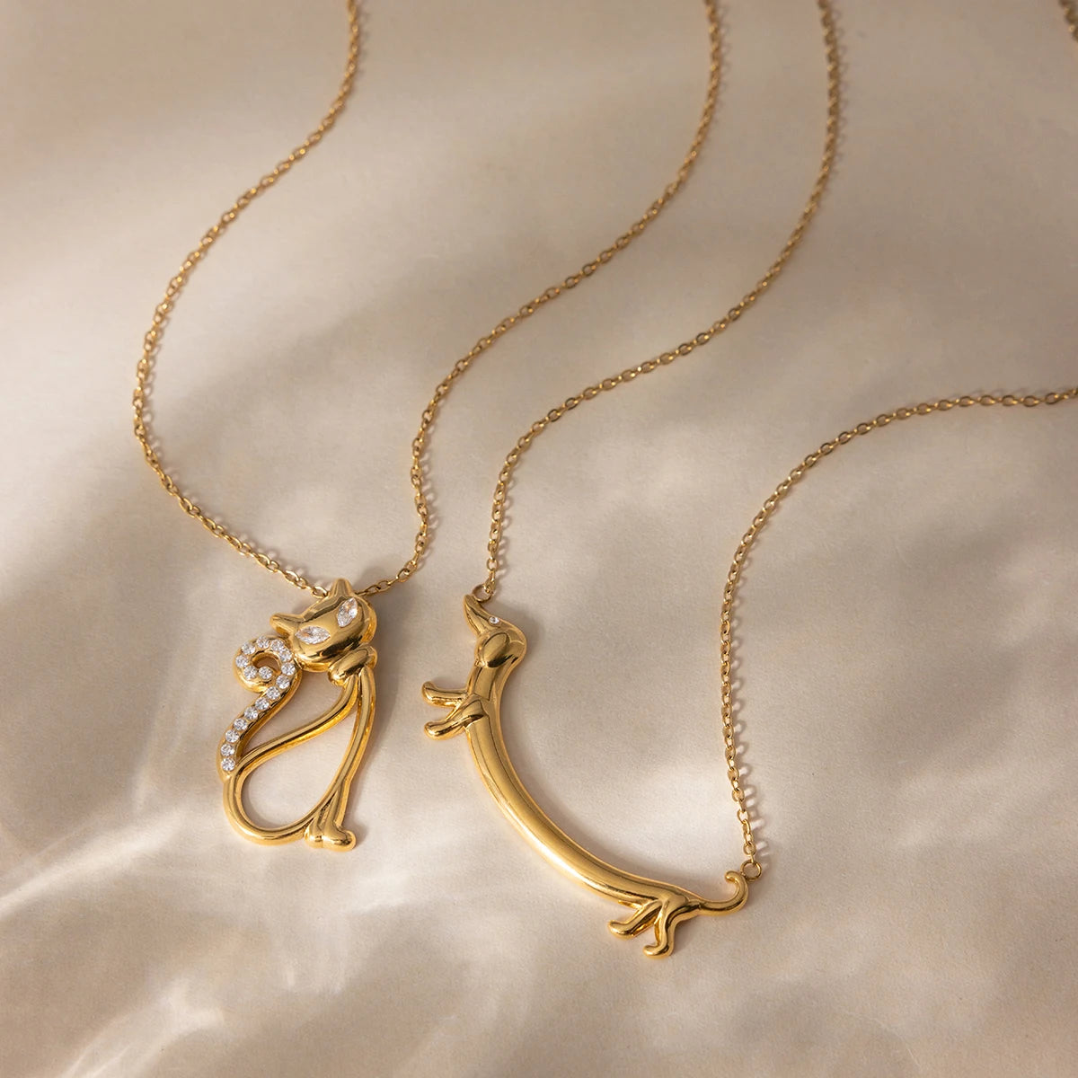 Classic Elegant Cat Pendant Necklace For Women 18K Gold Plated Stainless Steel Waterproof