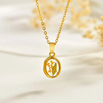 Flowers Pendant Necklace for Women,Resin Geometric Dry Flower Necklaces,Stainless Steel Charms Jewelry Gift