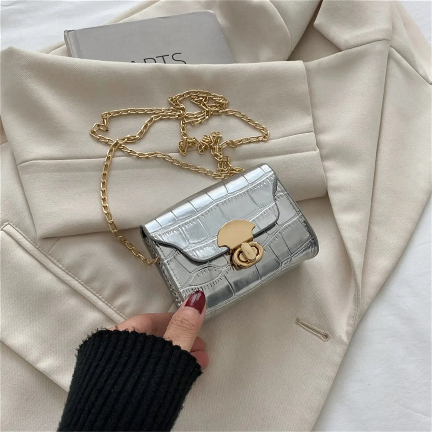 Sac à bandoulière à une épaule pour femme de style tendance, petit sac carré classique, mini portefeuille simple pour fille, poche pour rouge à lèvres