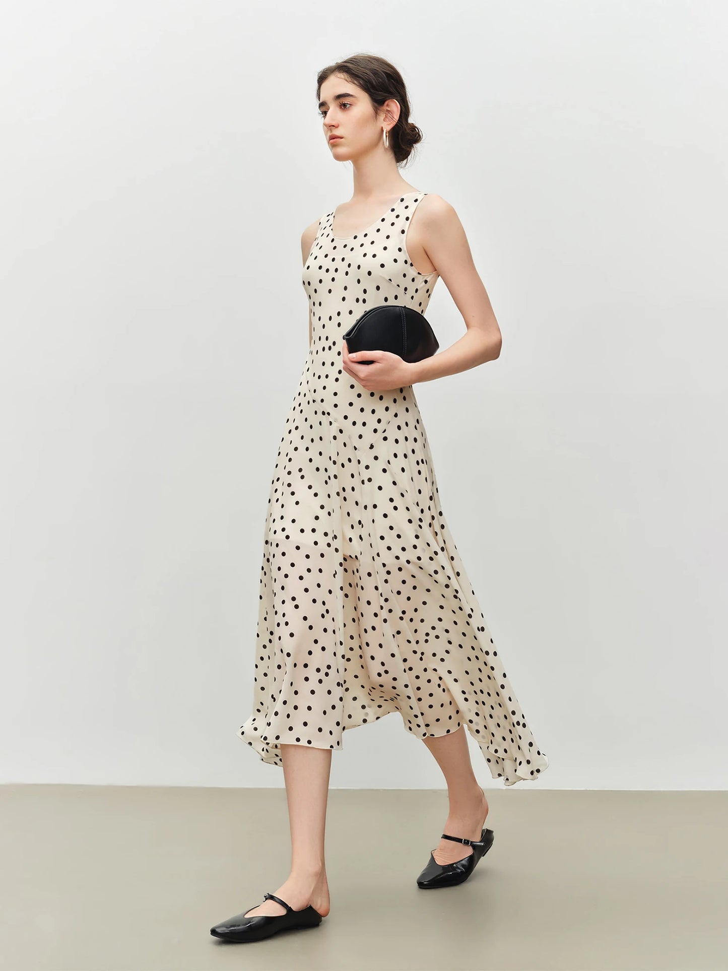 Diagonal Cut Retro Polka Dot Chiffon Slip Dress for Women 2026 Summer New Style U-neck Vest Dress Vintage Commuting